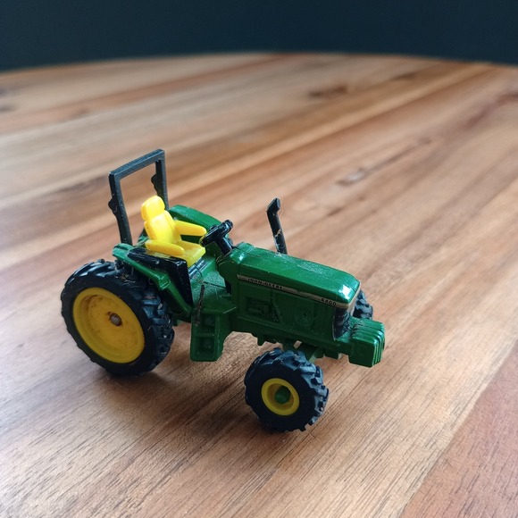 ERTL John Deere 6400 Row Crop Tractor Diecast Toy - Picture 4 of 8